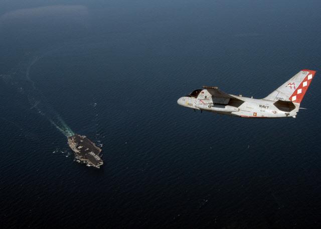 미 해군 S-3 항공기가 해상초계 임무를 수행하고 있다. 사진=미 해군 홈페이지