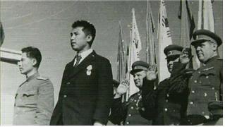1945년 10월 평양에 첫 모습을 드러낸 가짜 김일성(왼쪽에서 둘째). 필자 제공