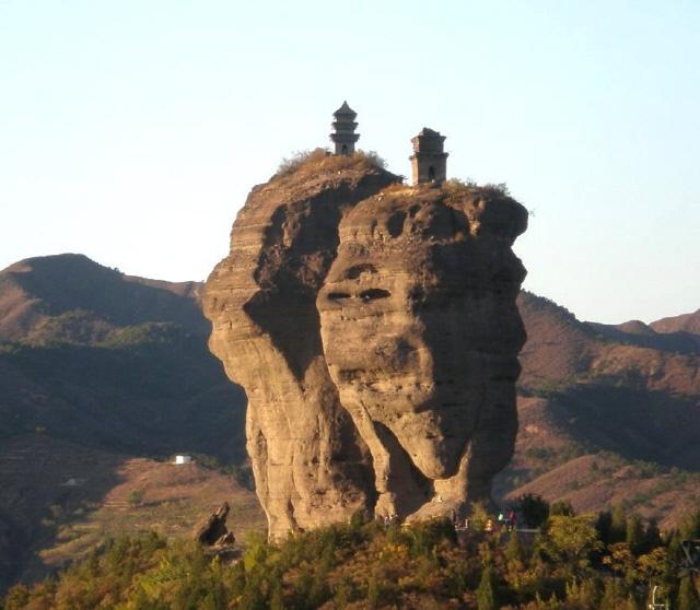 쌍탑산.  필자 제공