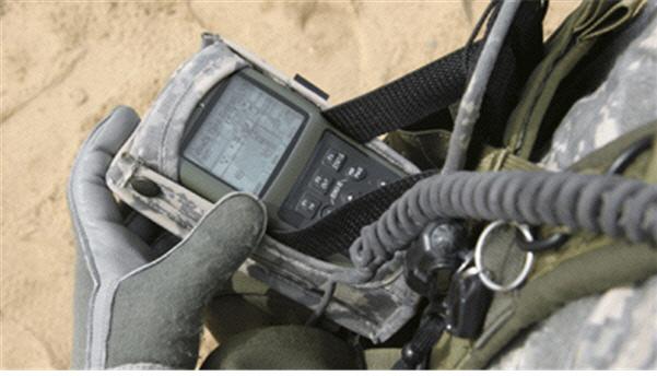최근 야전 시험평가를 마친 미 공군의 개인 군사용 GPS 시스템.  필자 제공