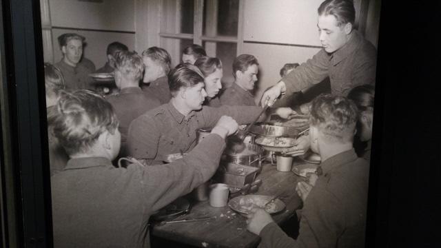 1930년대 핀란드군 병영 내의 병사식당 모습.