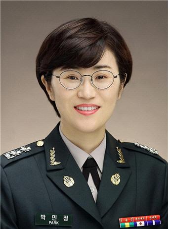 박 민 정 중령 육군2작전사령부 양성평등관리장교