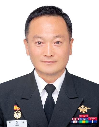 박 진 상 해군특수전전단 교육훈련대대 기초교육대장·소령