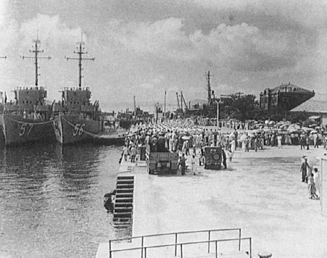 1961년 12월 13일 미국 찰스턴에서 인수한 당포함(오른쪽)과 벽파함. 사진 = 해군본부 제공