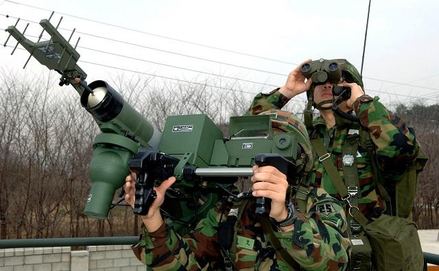 2005년 말 신궁을 전력화한 육군25사단 방공대가 2007년 초 신궁을 이용한 대공훈련을 하고 있다. 사단은 2006년 9월 15일 최초 실사격에서 초탄에 표적을 명중시키는 쾌거를 거둔 바 있다. 이헌구 기자