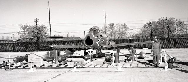 인수식에서 모습을 보인 F-86D 세이버독 전투기. 사진=대한민국 공군