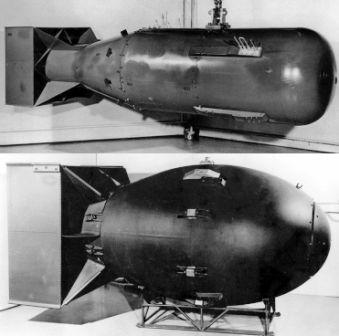 일본 히로시마(위)와 나가사키에 투하된 최초의 원자폭탄.