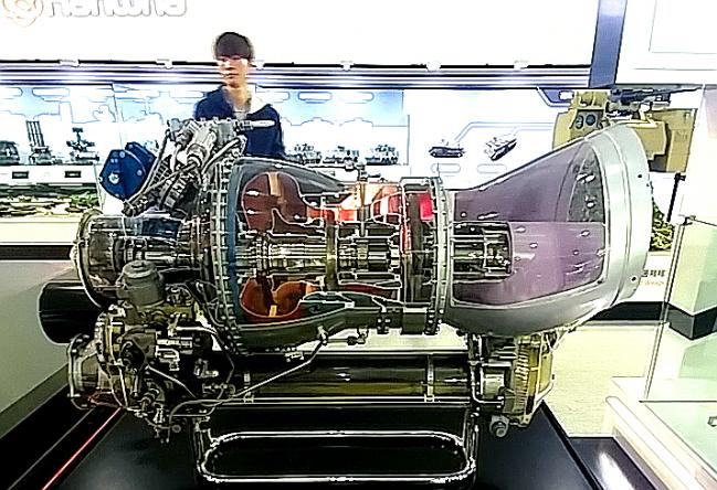 2017년 10월 서울에어쇼에서 한화에어로스페이스가 전시한 LAH의 엔진.
