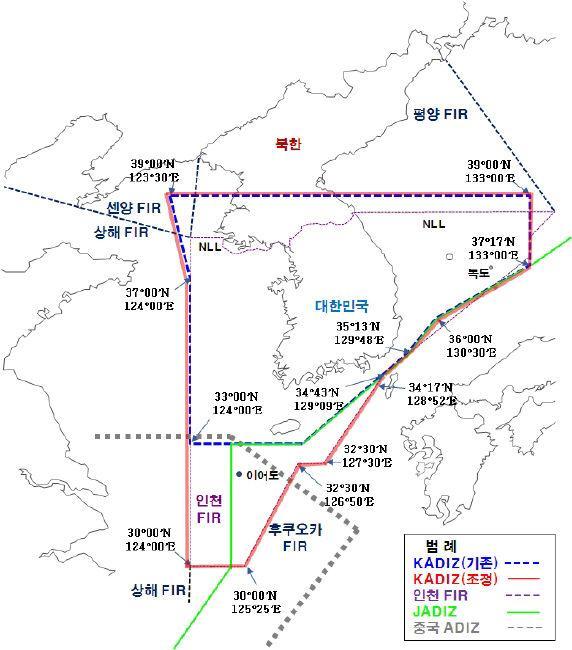 2013년 12월 15일 발효된 KADIZ(붉은 색)와 인천 FIR, 주변국 방공식별구역을 비교해볼 수 있다. 자료=국방부
