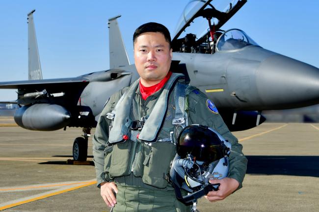 2019년 공군 ‘탑건(Top Gun)’에 11전투비행단 102전투비행대대 F-15K 전투조종사 조영재 소령이 선정됐다.공군 제공
