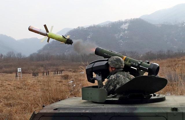 육군5사단 철권대대가 2020년 2월20일 실시한 실사격 훈련에서 위력을 확인한 현궁. 사진 = 이경원 기자