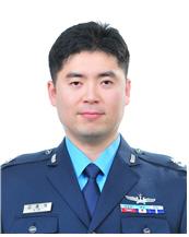 김 홍 석
공군8전비 제103비행대대 비행대장·소령