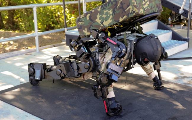 미국 레이시언사(社)가 공개한 착용형 로봇 SARCOS. 출처=레이시언 홈페이지