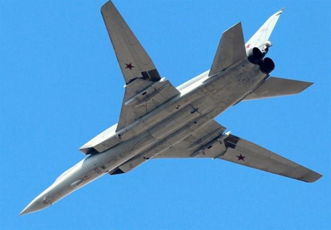 러시아 공군이 운용하고 있는 전략폭격기 Tu-22M3. 러시아는 이 폭격기의 성능을 개량한 Tu-22M3M을 최근 도입하고 신형 극초음속 미사일을 탑재하기 위한 시험을 하고 있다.   출처=defense-aerospace.com