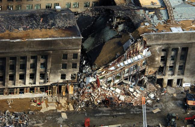 2001년 9·11 테러 때 피해를 입은 펜타곤의 모습.  사진=www.britannica.com