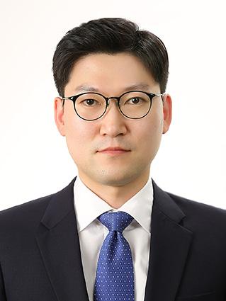 홍 석 수 한국국방연구원 선임연구원