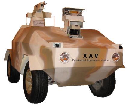 우리  군  최초의  국방로봇인  야지주행  실험로봇 XAV.  방사청 제공