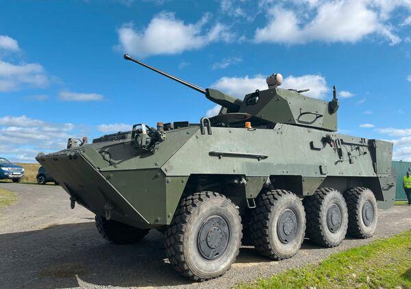 판두르 8×8 병력수송장갑차에 코커릴 1030 중구경 포탑(MCT)이 탑재된 모습.  출처=janes.com