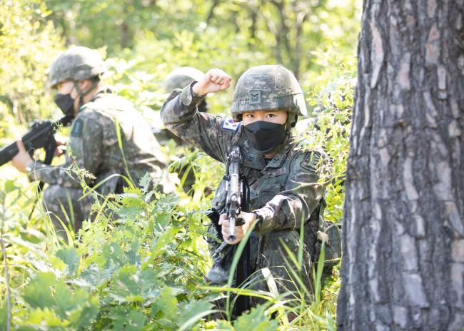 GOP와 해안 경계를 동시에 수행하는 유일한 육군 부대인 22보병사단 장병들이 임무 수행 능력을 강화하기 위해 수색·정찰훈련을 하고 있다. 