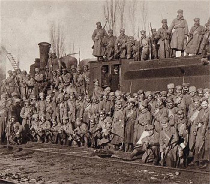 독립투쟁을 지속하기 위해 시베리아 횡단에 나선 체코군단 병사들 모습.  필자 제공