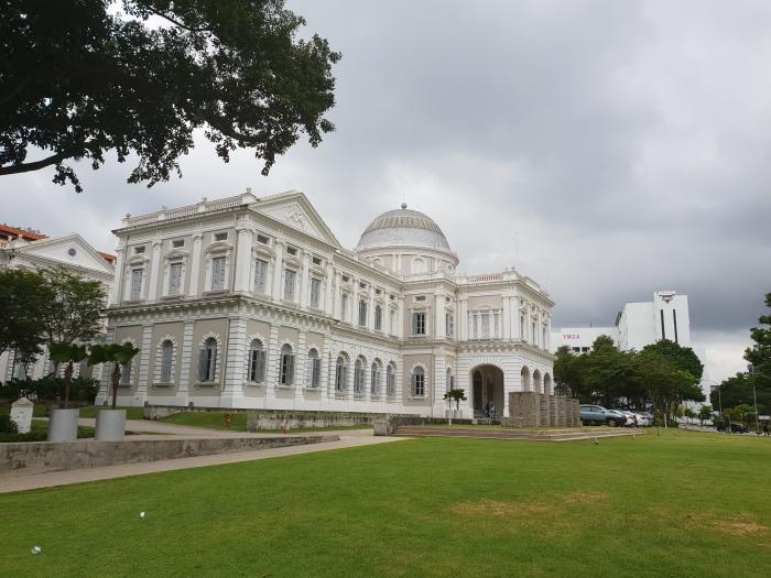 1887년 건축된 싱가포르 국립박물관 전경. 내부에는 역사전시관을 포함한 공연장·식물원 등 각종 테마 시설이 있다.