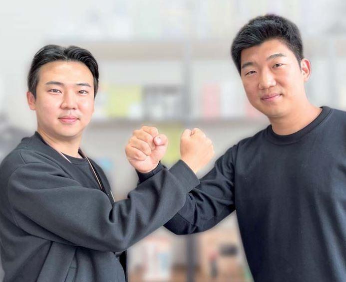 ROTC리더십아카데미 집행부에서 선배와 후배를 잇는 가교 역할을 하고 있는 여준호(왼쪽)·김대환 씨.