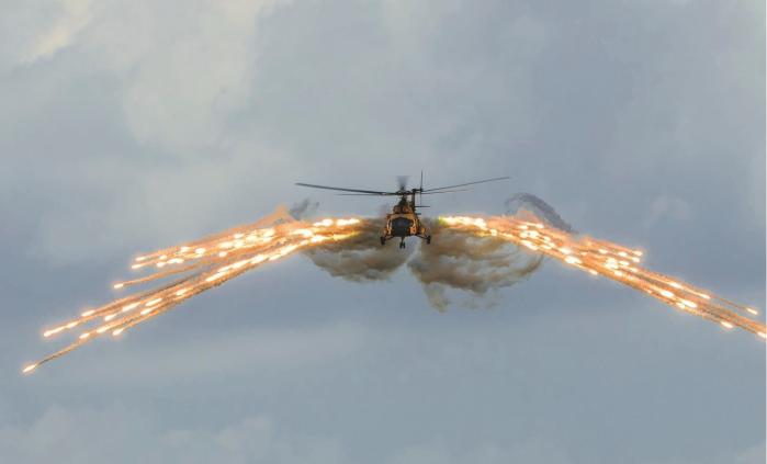최근 미국이 우크라이나에 지원한 Mi-17 수송헬기에는 이스라엘제 DIRCM(AMPS)이 장착돼 있다. 이번 지원을 통해 우크라이나군은 수송헬기들의 생존성이 좀 더 높아질 것으로 기대하고 있다.  이스라엘 BIRD 홈페이지