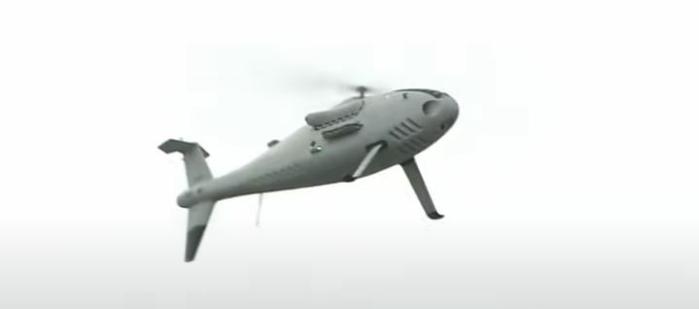 2019년 3월 해군사관학교 졸업식에서 축하비행을 통해 공개된 S-100 무인헬기. 국방TV 캡처.