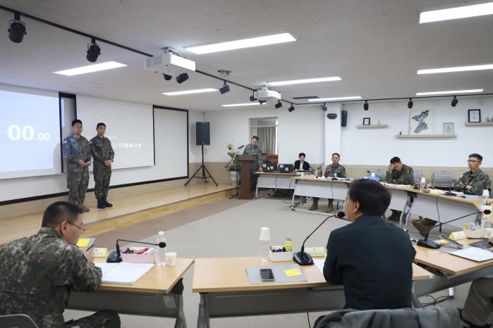 지난달 27일 열린 51사단 창업경진대회에서 ‘노하우팀’이 발표하는 모습.