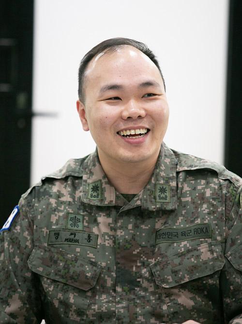 육군수도방위사령부 동원참모처 맹기홍 소령. 