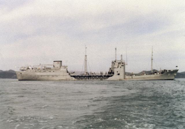한국 해군 함정 최초로 수에즈 운하를 통과한 O-2 천지함이 항해하는 모습. 사진=해군본부 제공