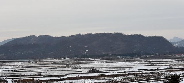 백마고지전투전적지에서 바라본 백마고지. 국방일보 사진DB