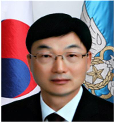 최 영 훈 공군역사기록관리단장·(예)공군준장 