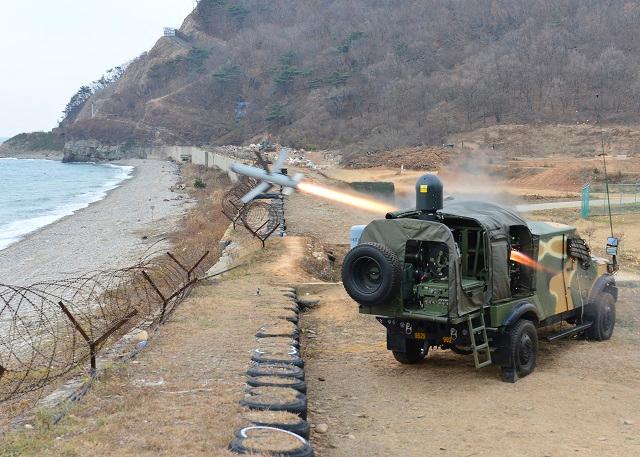 2014년 서북도서에서 실시한 해상사격훈련에서 실사격 중인 스파이크. 사진 = 해병대사령부