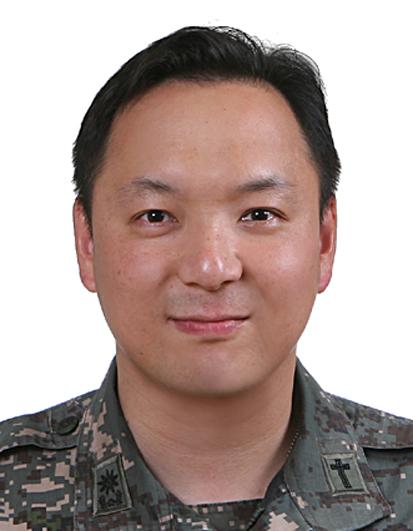 이 동 호 
육군22사단 군종참모·소령·목사 