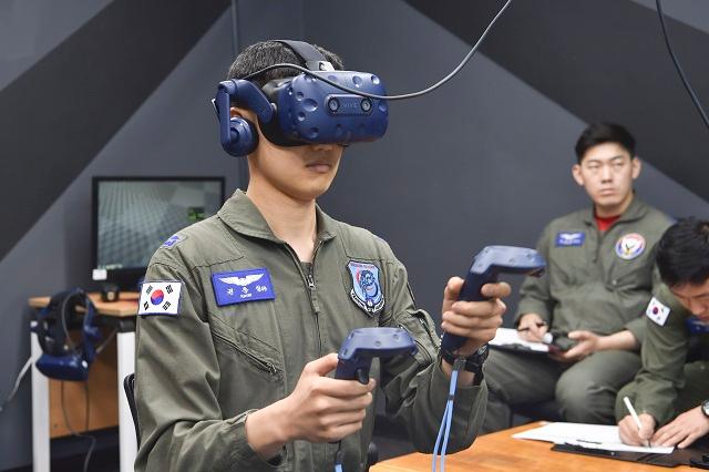 공군 3훈련비행단의 VR 비상처치절차 경연대회 모습. 부대 제공