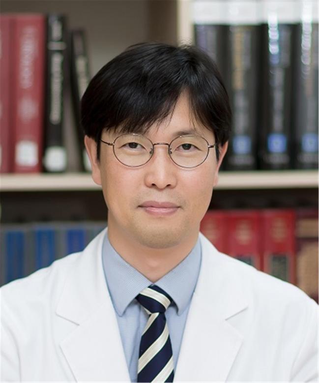 이상돈 
국군수도병원 
정신건강의학과 
전문의 