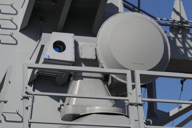 추적레이더 대공·대함표적에 대한 추적정보 및 영상정보를 제공함.