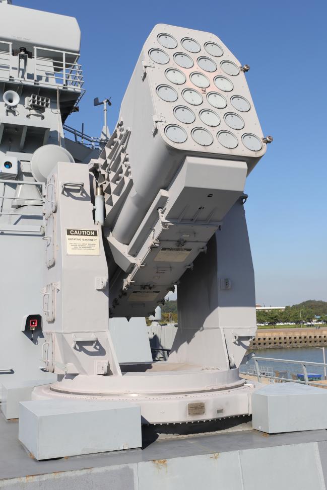 대함유도탄방어유도탄(RAM) 함대공미사일로서 적의 대함유도탄으로부터 함정을 방어함.