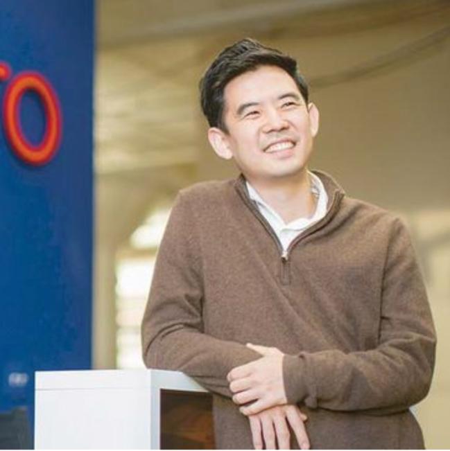 거스토의 공동창업자인 에드워드 김. 아버지의 병원에서 잠시 일손을 돕다 모든 급여나 행정, 복지 등을 수기로 힘겹게 처리하는 모습을 보며 사업을 구상했다.           사진=거스토