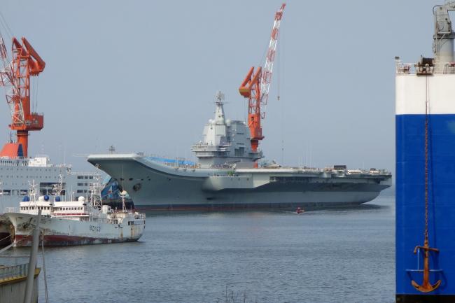 Type 002 aircraft carrier of People's Liberation Army Navy
* 출처 : 위키커먼스, 저자 : Tyg728
(https://commons.wikimedia.org/wiki/File:Type_002_aircraft_carrier_of_People%27s_Liberation_Army_Navy.jpg)