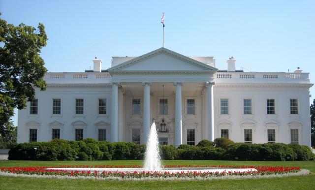 US President Resident of White House
출처: WIKIMEDIA COMMONS
저자: AgnosticPreachersKid
*https://commons.wikimedia.org/wiki/File:White_House_DC.JPG