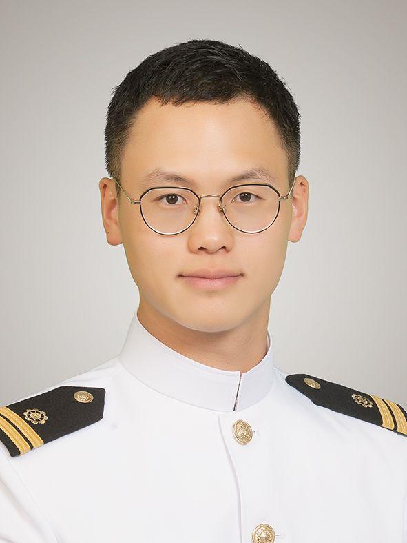 이광해 해군제주기지전대 신앙선도담당·대위·법사