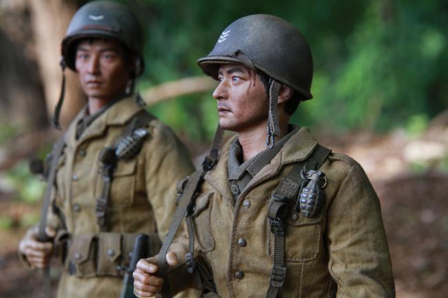 영화 ‘태극기 휘날리며’ 주인공 형제 중 형 이진태 역을 맡은 장동건 모습. 
