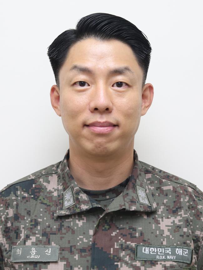 최 용 신 
해군 군사경찰단 범죄예방계획담당·소령 