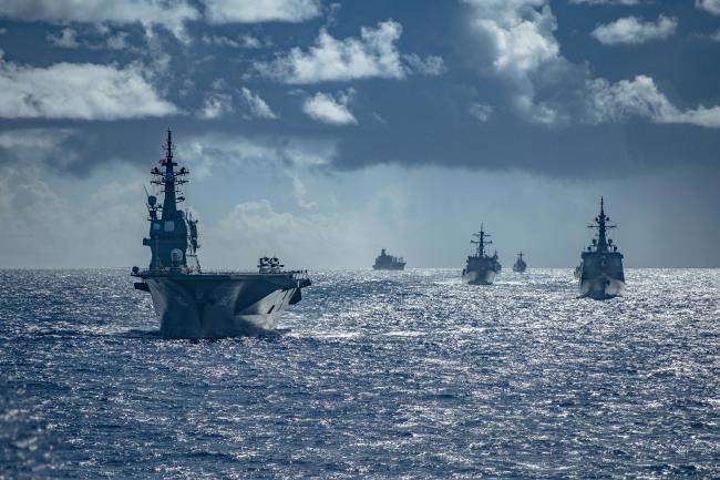 미국 해군은 2045년까지 함정을 500척 이상으로 대폭 증가시키는 방안을 적극 검토하고 있다. 사진은 지난달 11일 미국 해군이 괌 인근 해상에서 실시한 연합훈련 모습.  사진제공=미 7함대사령부