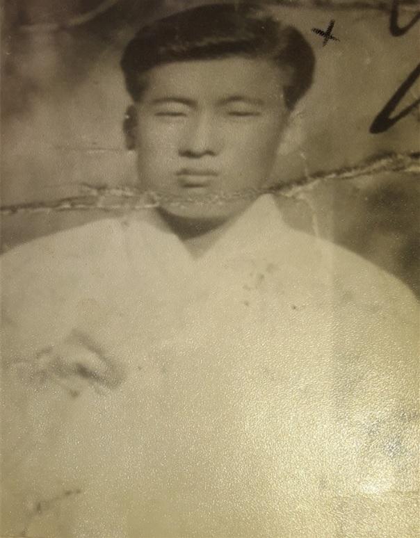 고(故) 명한협 일병의 결혼식 당시 사진.  국방부 제공
