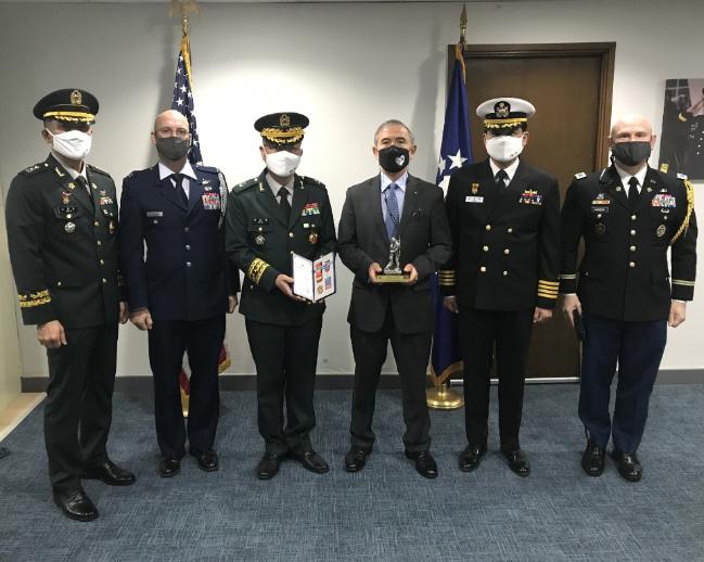 �Ż��(���� ��°������) 6��25���� 70�ֳ� ��������� ���� ������ ���� �湮 �� ���� ��û ����� �ϳ��� �� ������ �湮�� �ظ� �ظ���(������ ��°) ���� �̱���翡�� ���ǰ�� ������ �� ����Կ��� �ϰ� �ִ�.  ����� ����