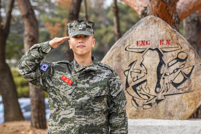 ‘황소’를 애칭으로 쓰는 해병대1사단 공병대대에서 신축년을 맞은 소띠 장병 박건우 중위(진). 부대 제공 