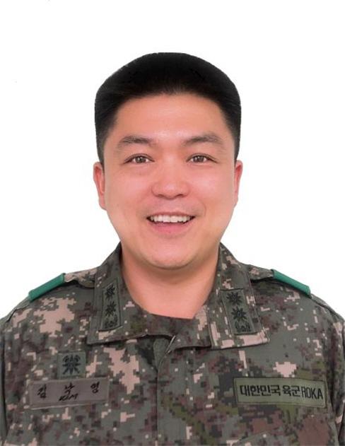 김 낙 영 
육군9사단 수색대대장·중령 
